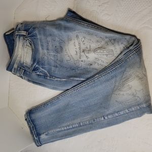 Indigo Rein Distressed Ankle Jean